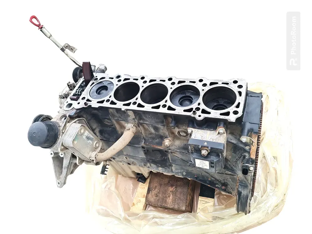Mercedes-Benz G-Wagon W461 W463 OM612.966 270 CDI Diesel Engine – Used G-Class Engine Block and Bottom-End Assembly view 2