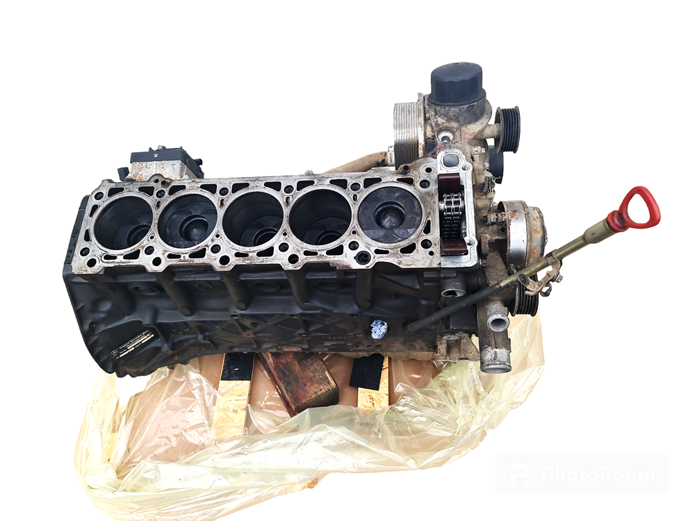 Mercedes-Benz G-Wagon W461 W463 OM612.966 270 CDI Diesel Engine – Used G-Class Engine Block and Bottom-End Assembly view 4
